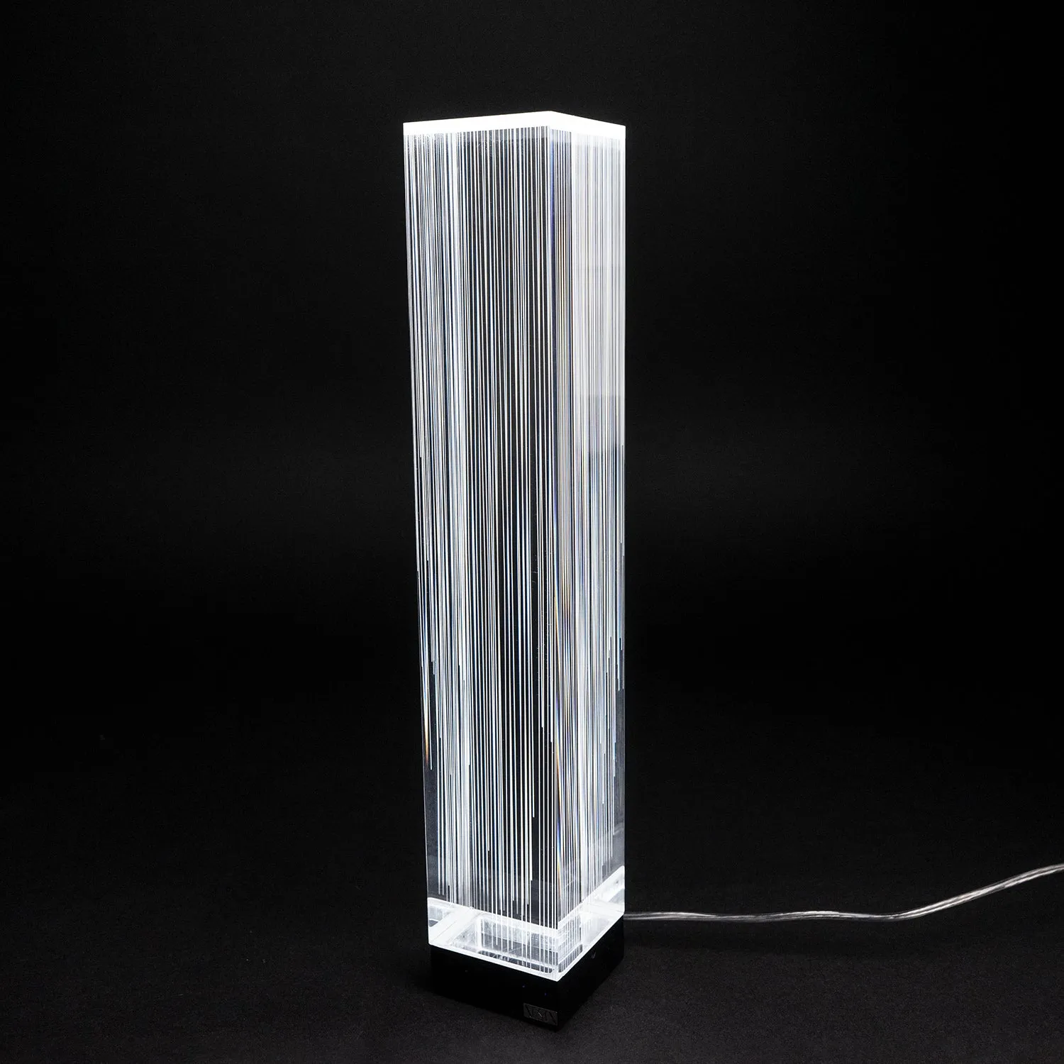 BLOCK MEDIUM TABLE LAMP