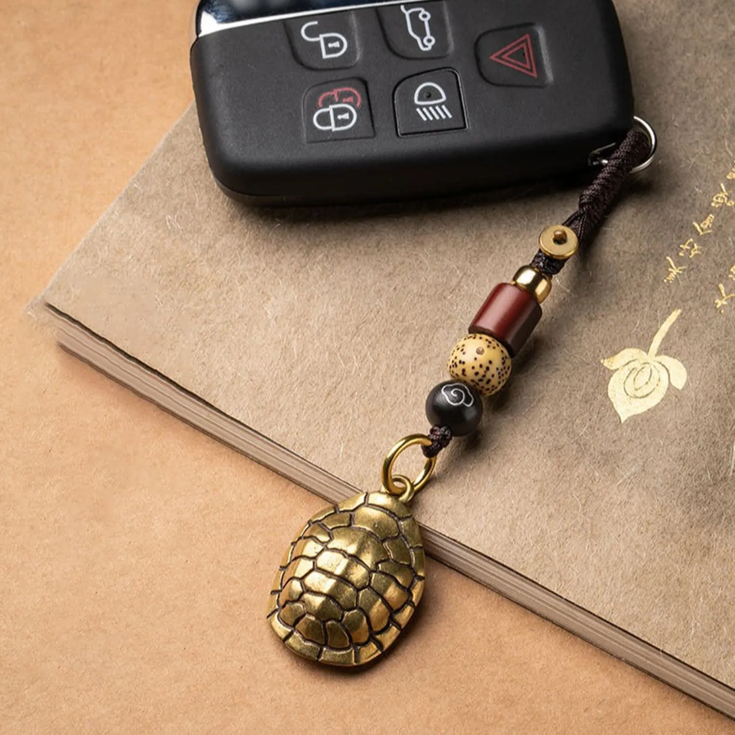 FAZOVIN Maneki Neko Lucky Cat Keychain for Women, Japanese Cat Keychain for Wealth Good Luck Charm Key Ring